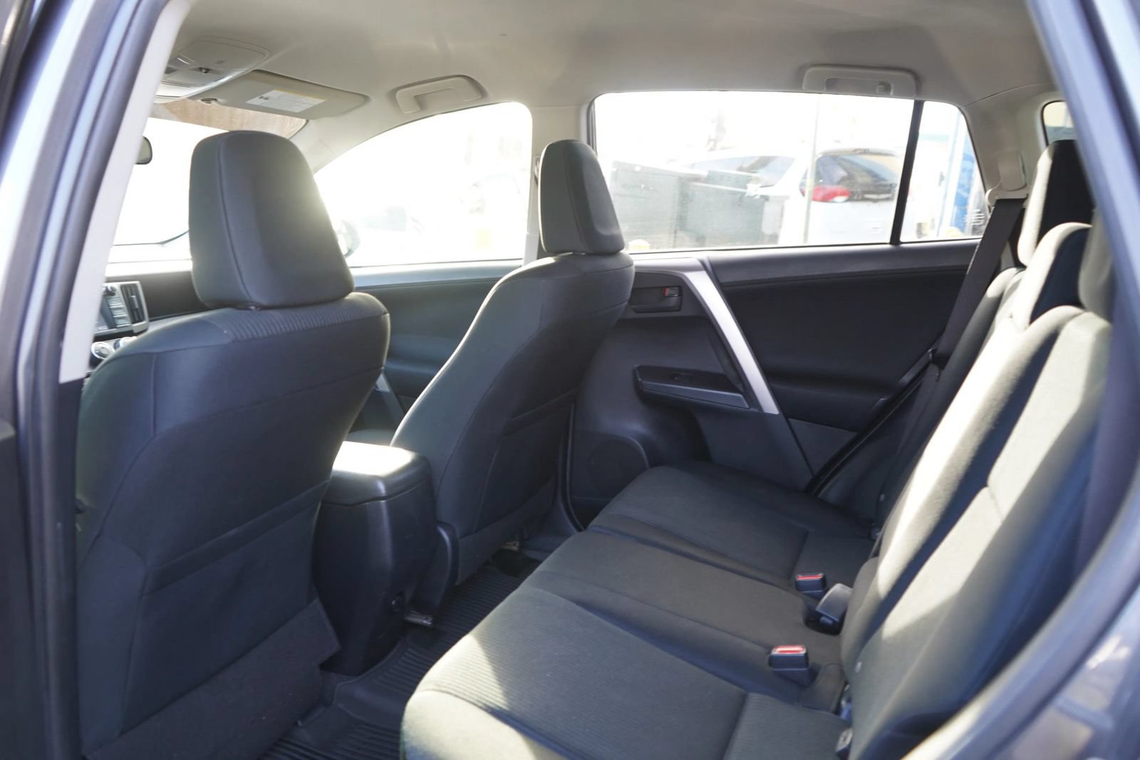 Used 2016 Toyota RAV4 LE FWD image 15