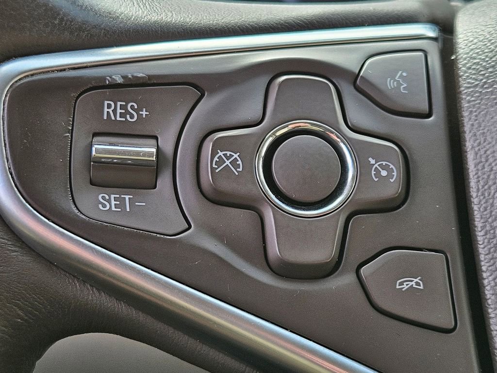 Used 2015 Buick Regal image 16