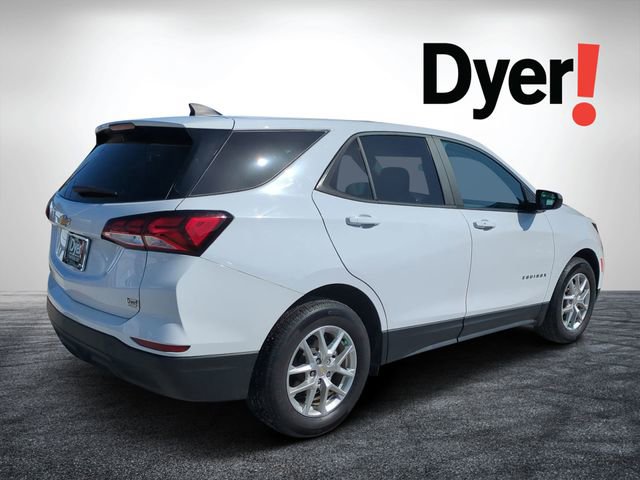 Used 2023 Chevrolet Equinox LS w/ LS Convenience Package image 3