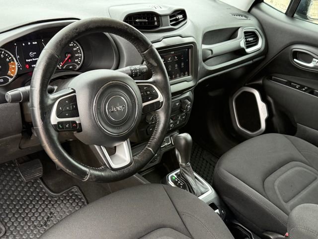 Used 2020 Jeep Renegade Latitude w/ Cold Weather Group AWD/4WD image 10