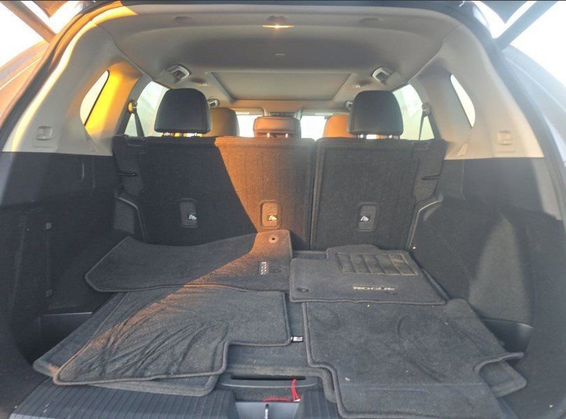 Used 2023 Nissan Rogue SV w/ SV Premium B Package image 12