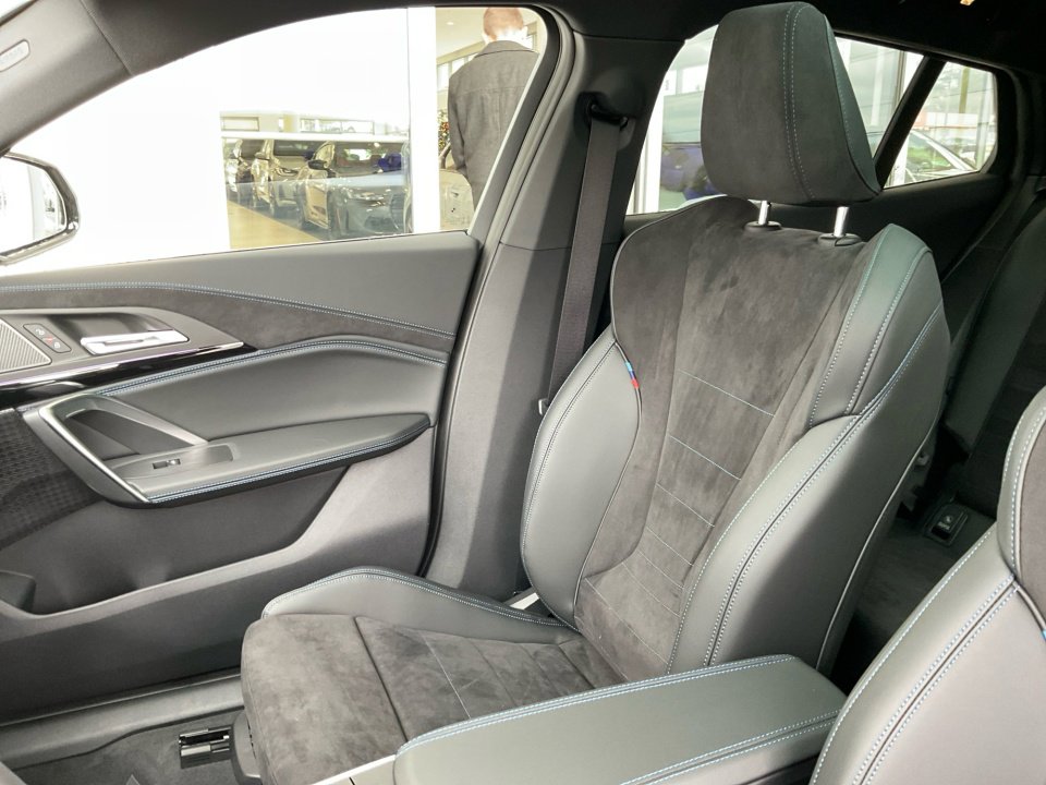 New 2026 BMW X2 xDrive28i w/ Technology Package image 28