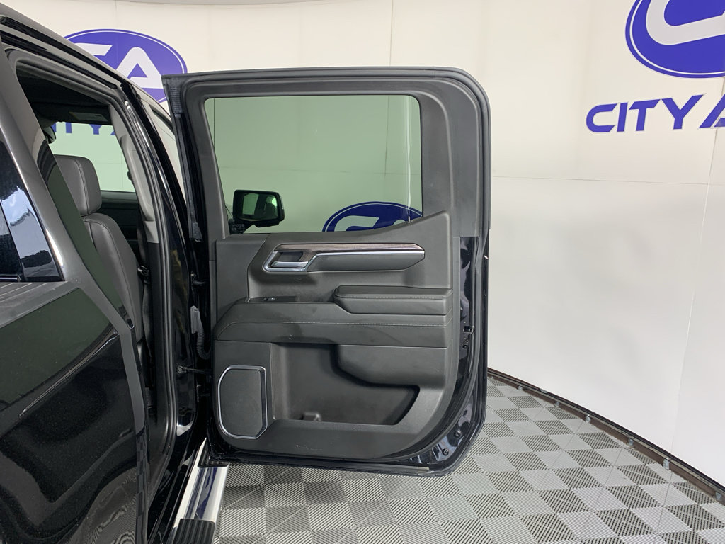Used 2024 Chevrolet Silverado 1500 LTZ AWD/4WD image 34