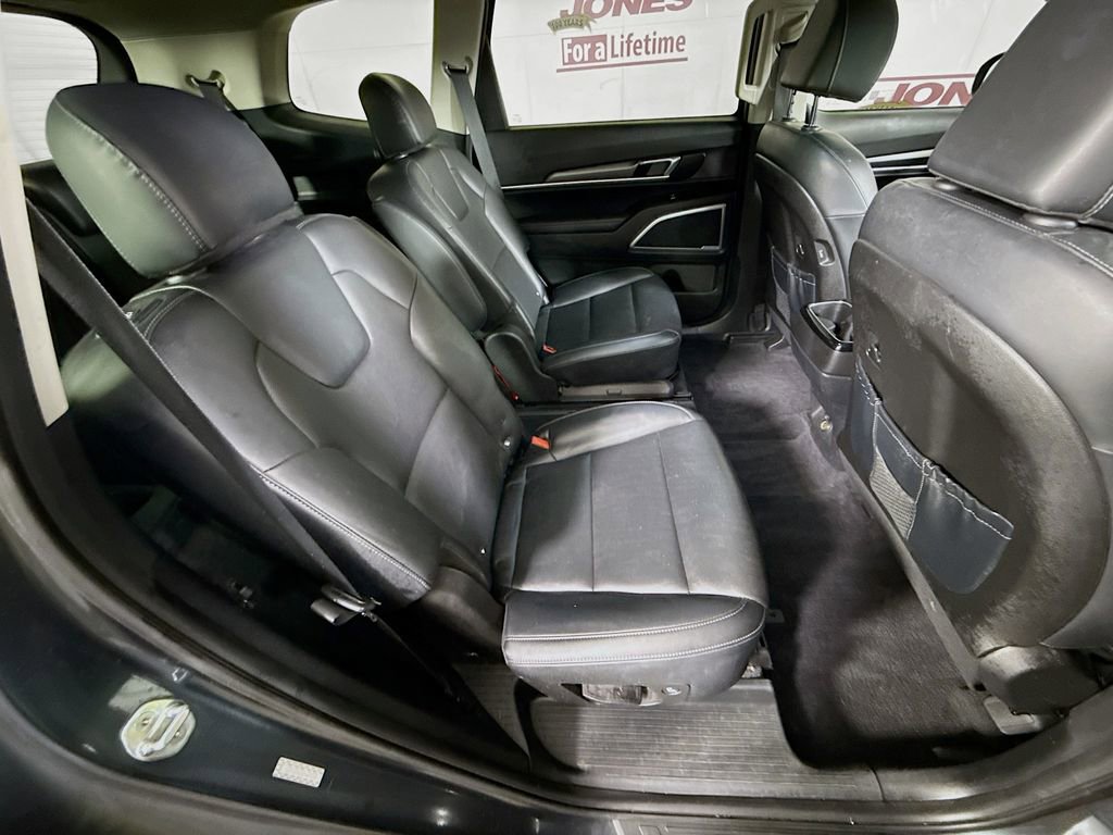 Used 2022 Kia Telluride S image 32
