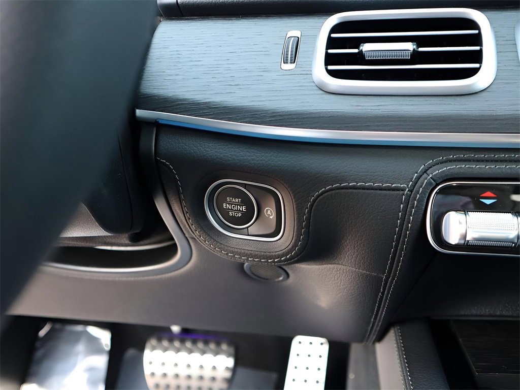 New 2026 Mercedes-Benz GLS 580 4MATIC image 43