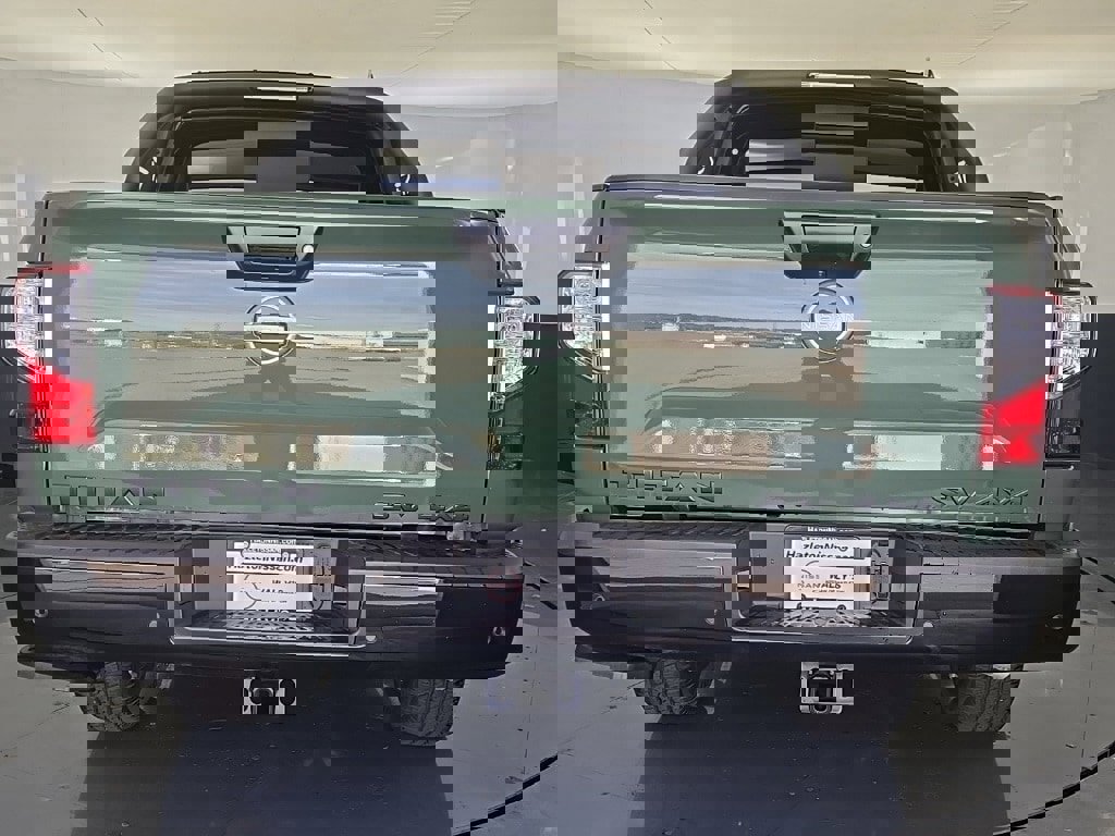 Used 2024 Nissan Titan SV w/ SV Bronze Edition Package image 6