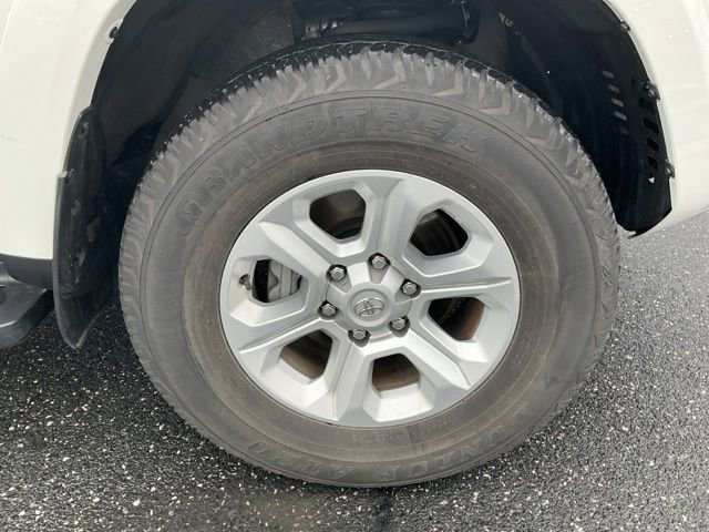 Used 2023 Toyota 4Runner SR5 AWD/4WD image 17