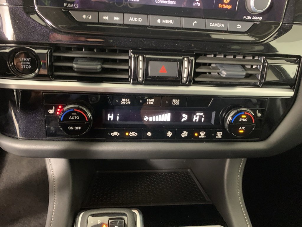 Used 2025 Nissan Pathfinder SV image 27