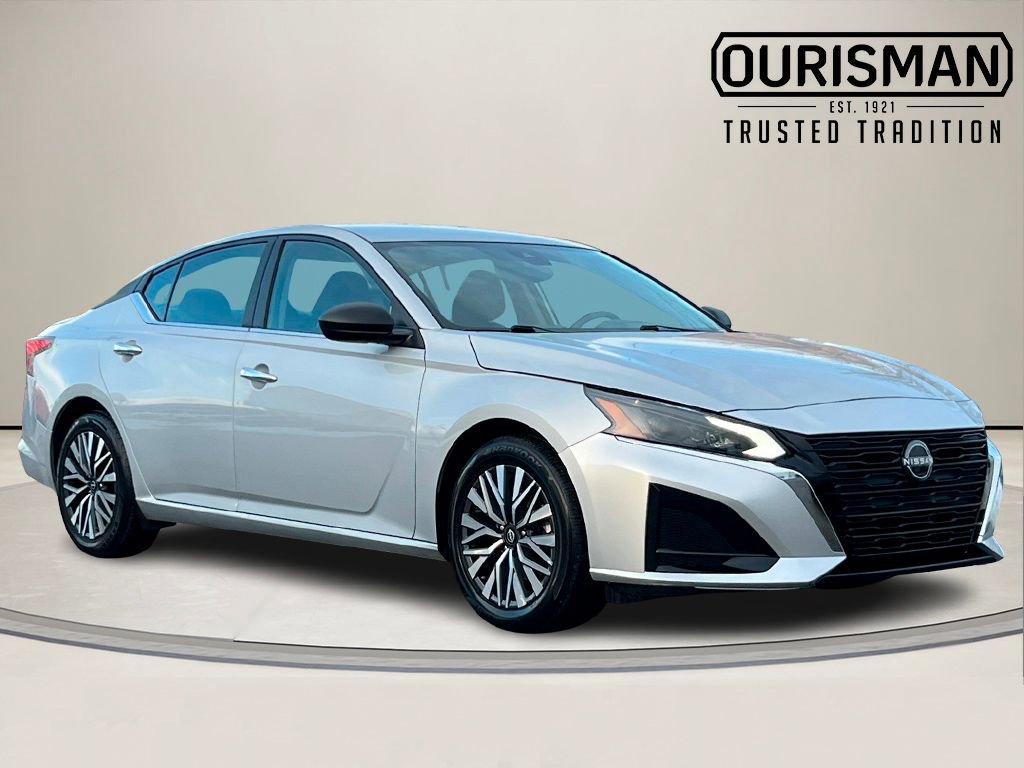 Used 2024 Nissan Altima 2.5 SV video 1