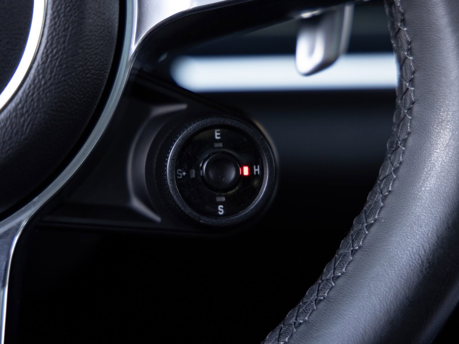 Used 2018 Porsche Panamera 4 image 15