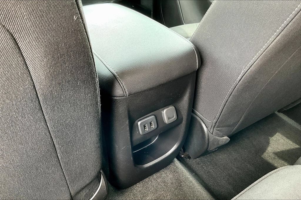Used 2018 Chevrolet Colorado LT w/ LT Convenience Package RWD image 13