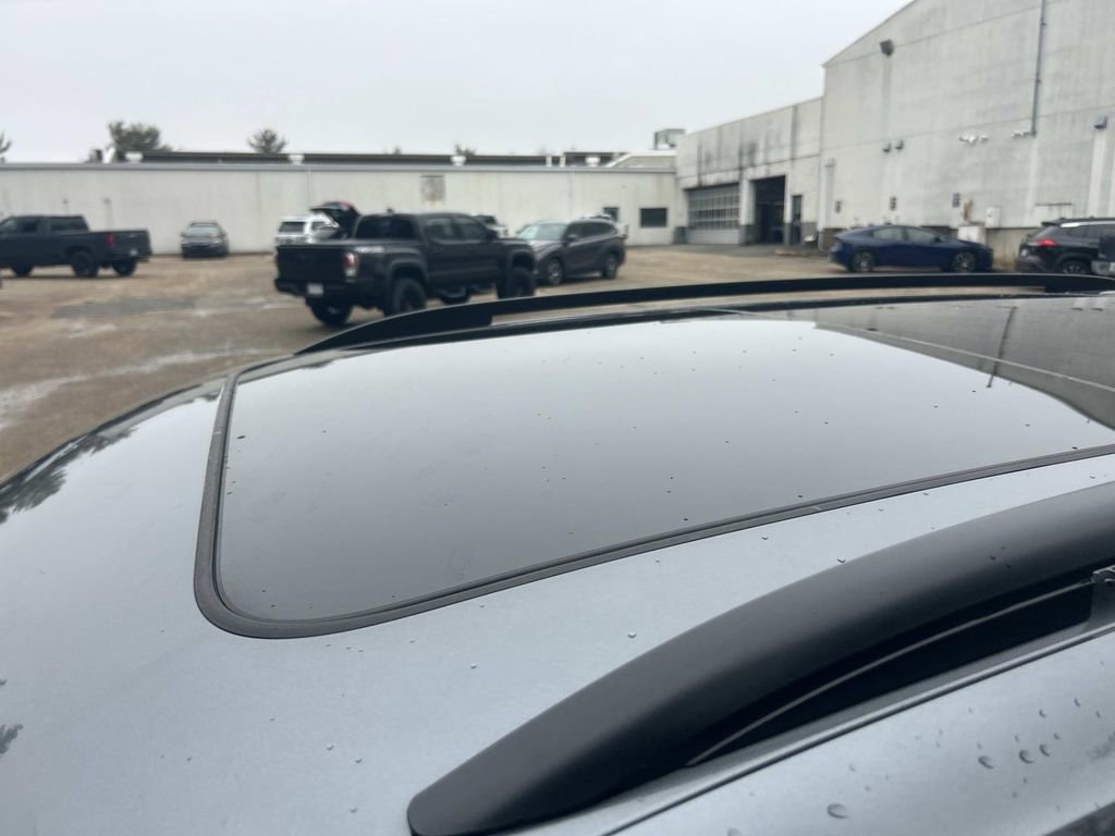 Used 2019 Volkswagen Tiguan SE w/ Panoramic Sunroof Package image 17