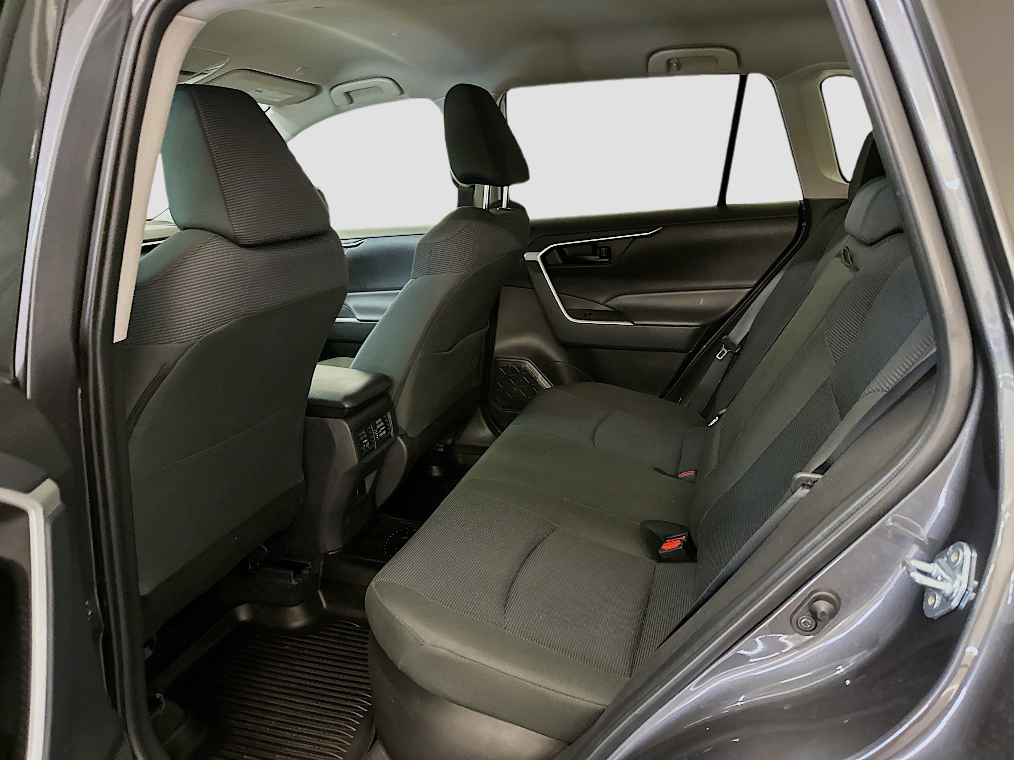 Used 2025 Toyota RAV4 LE image 29