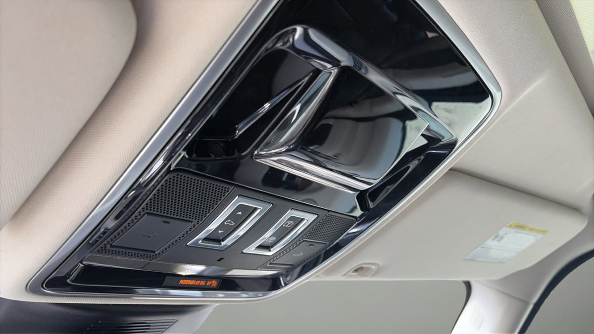 Used 2017 Land Rover Range Rover HSE image 19