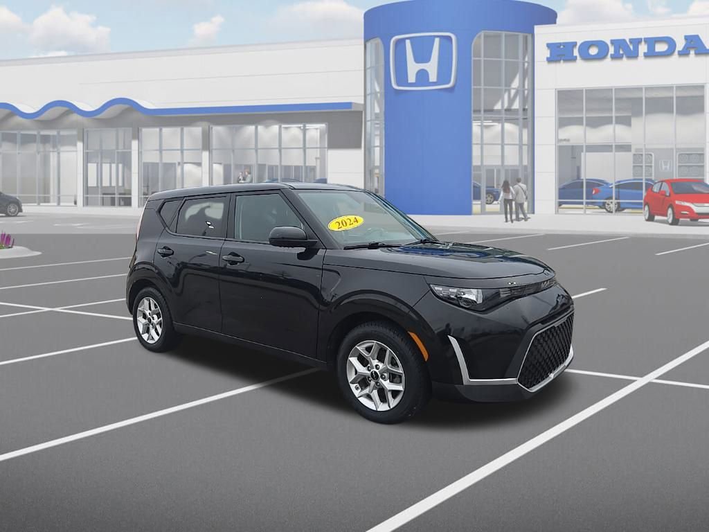 Used 2024 Kia Soul LX w/ Option Group 015 image 1