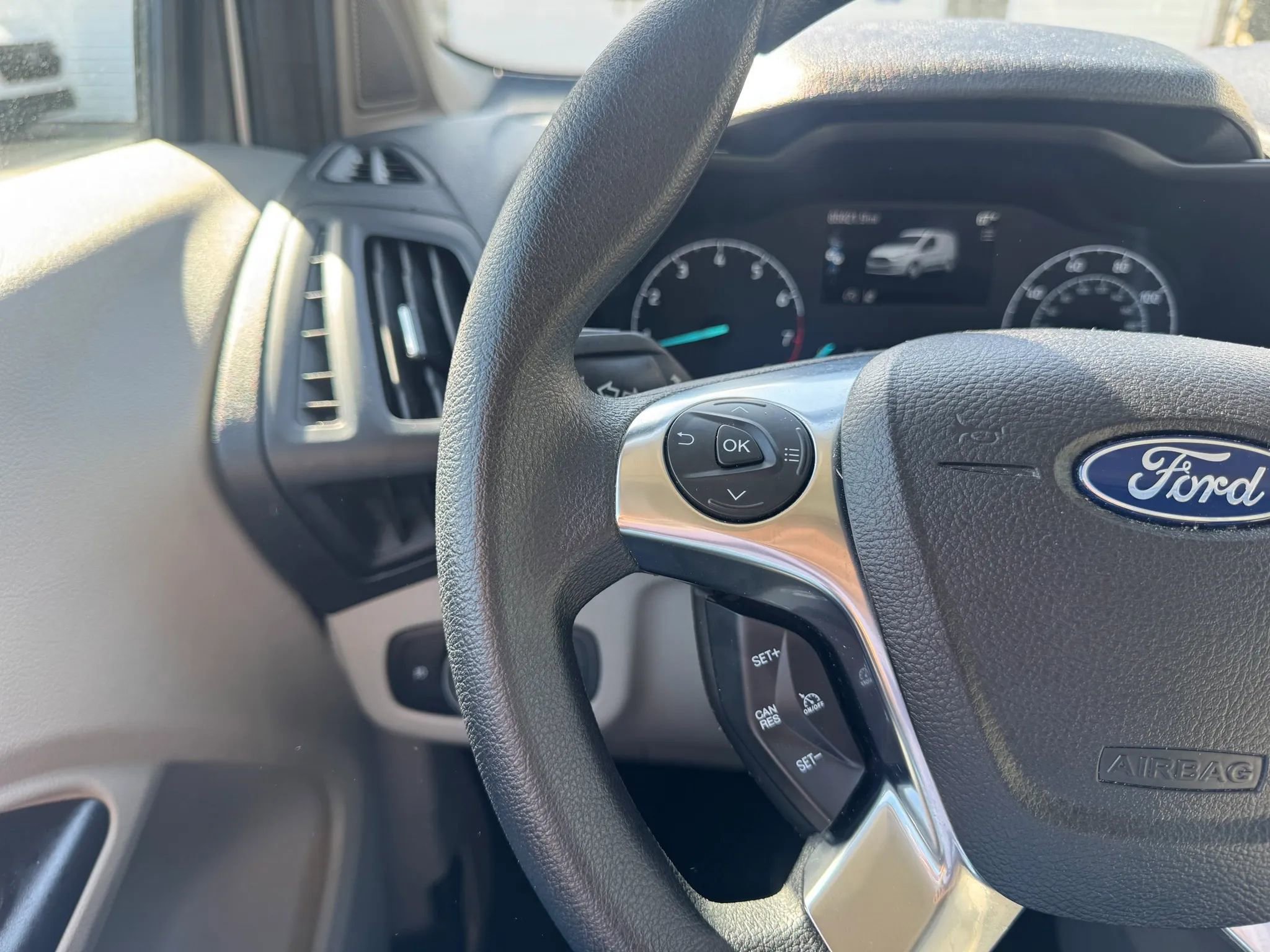 Used 2023 Ford Transit Connect XLT FWD image 13