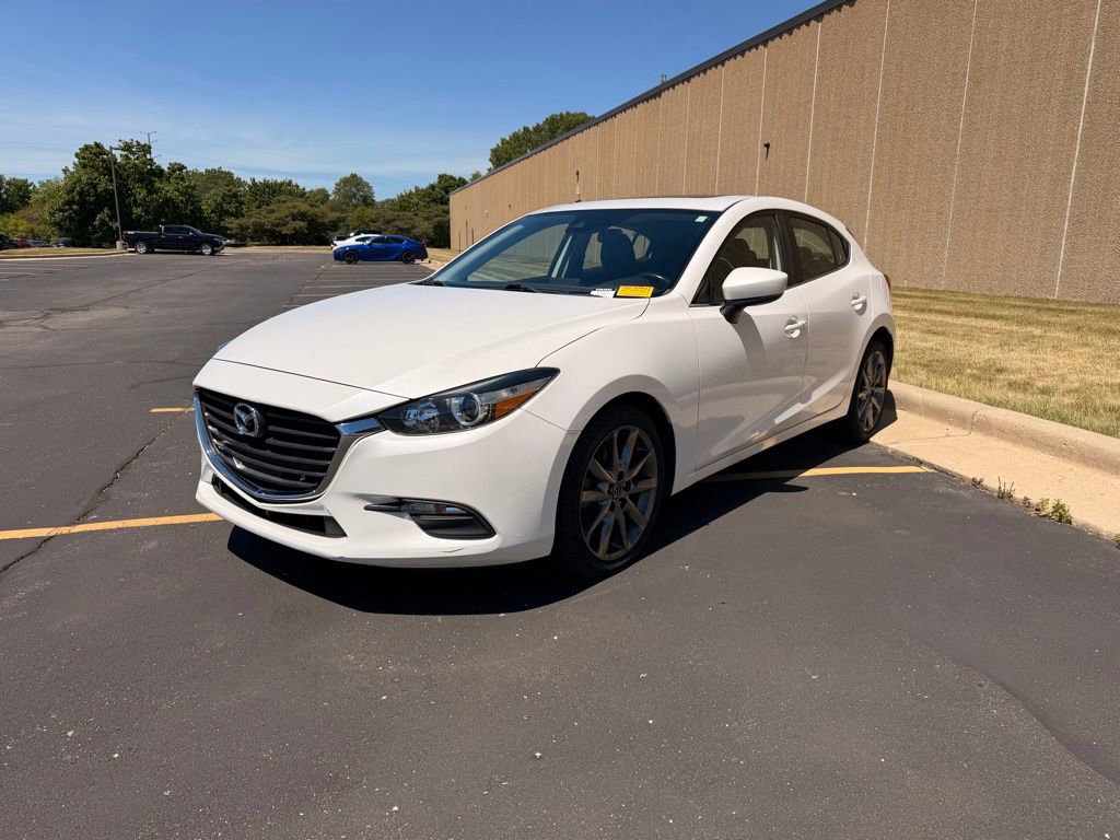 Used 2018 MAZDA MAZDA3 Touring FWD image 4