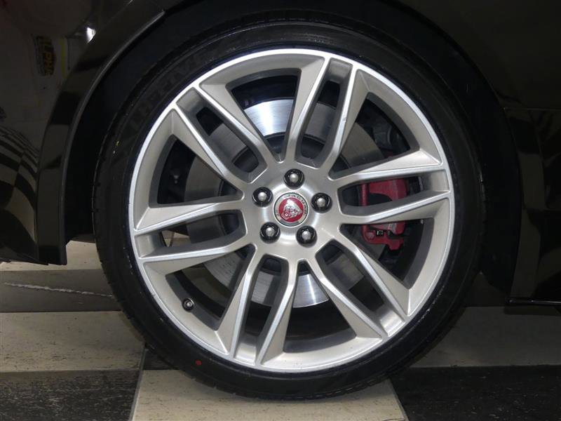 Used 2017 Jaguar F-TYPE R image 33