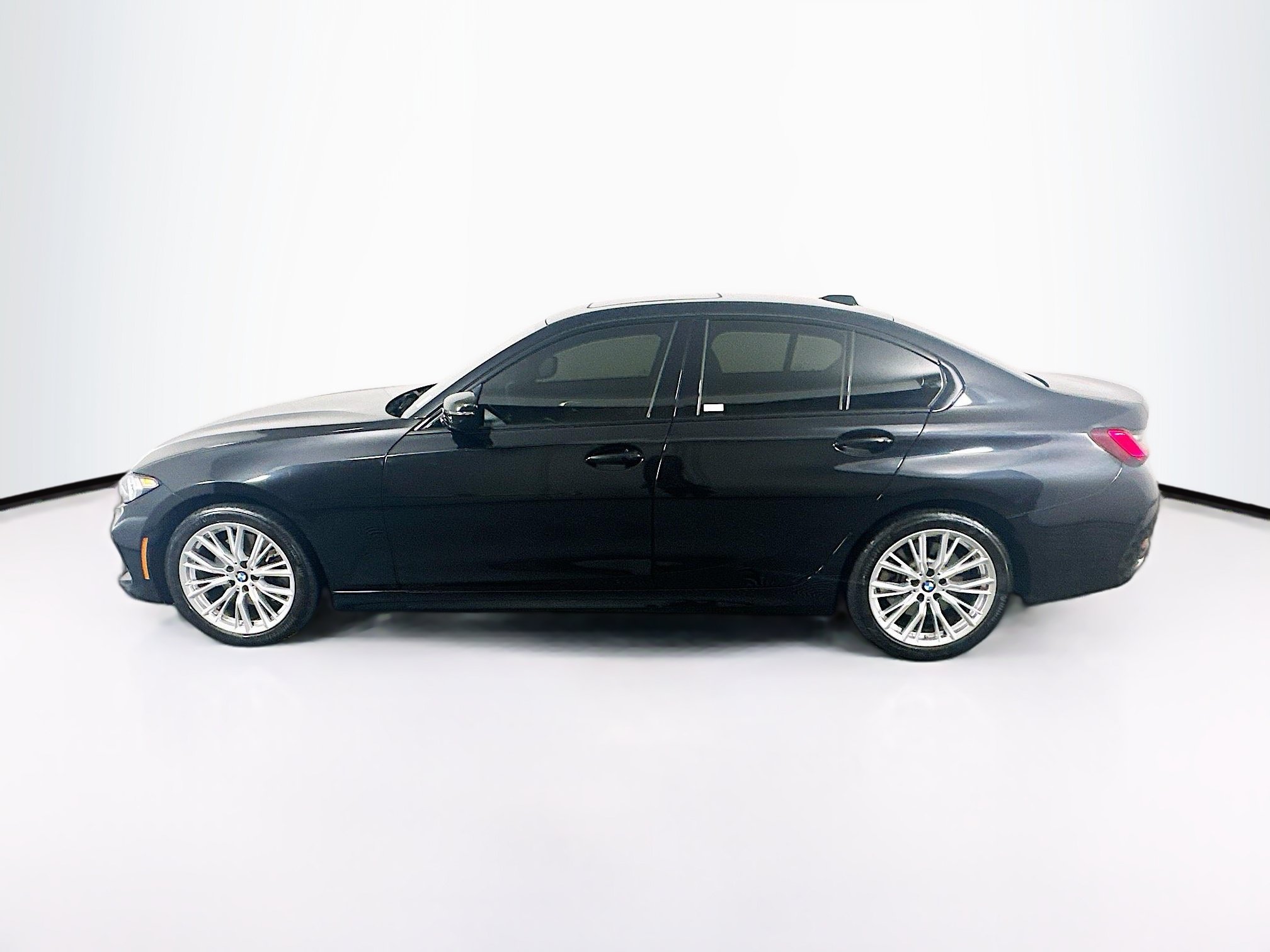 Used 2023 BMW 330i Sedan RWD image 4