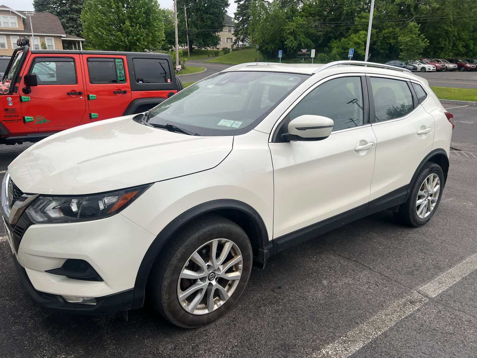 Used 2020 Nissan Rogue Sport SV w/ All-Weather Package AWD/4WD image 1