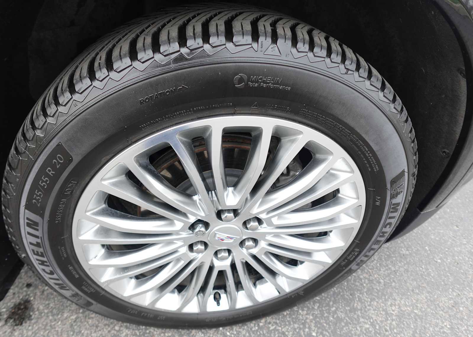 Used 2022 Cadillac XT5 Premium Luxury w/ Technology Package AWD/4WD image 38