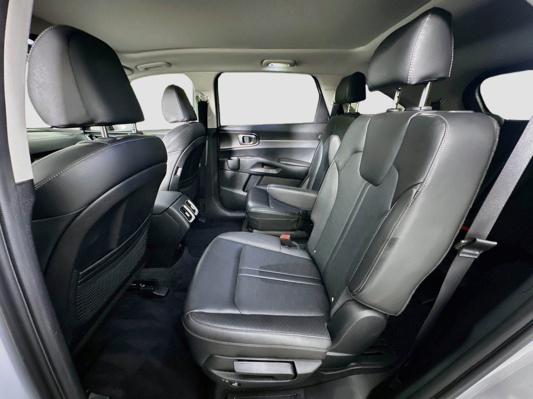 Used 2024 Kia Sorento EX w/ Panoramic Sunroof Package FWD image 30