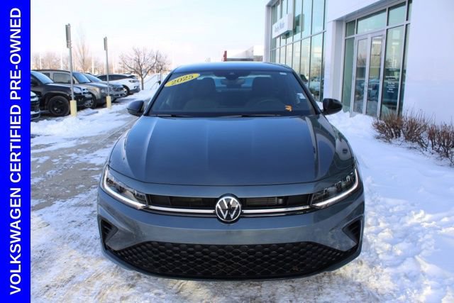 Used 2025 Volkswagen Jetta Sport image 2