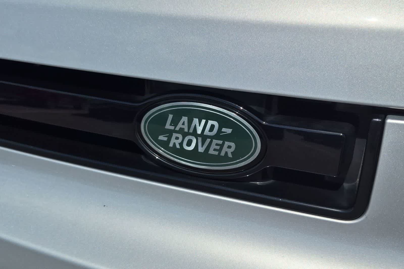 Used 2024 Land Rover Defender 110 X-Dynamic SE AWD/4WD image 11