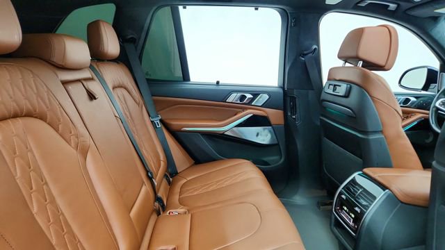 Used 2023 BMW X5 M50i w/ Executive Package image 25
