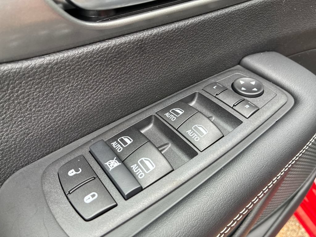 New 2026 Chrysler Pacifica Select w/ S Appearance Package FWD image 12