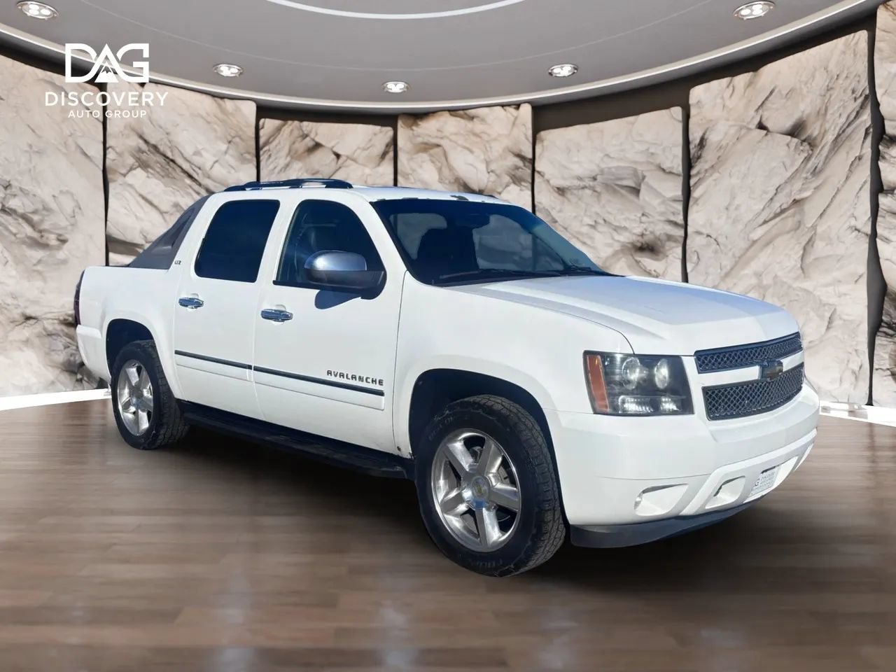 Used 2011 Chevrolet Avalanche LTZ AWD/4WD image 4