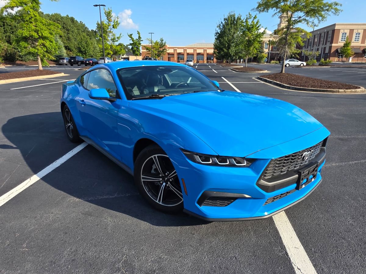 Used 2024 Ford Mustang Premium image 3