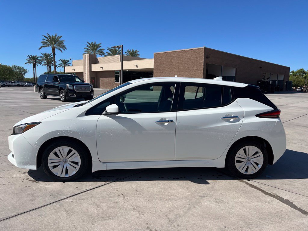 Used 2025 Nissan Leaf S FWD image 10