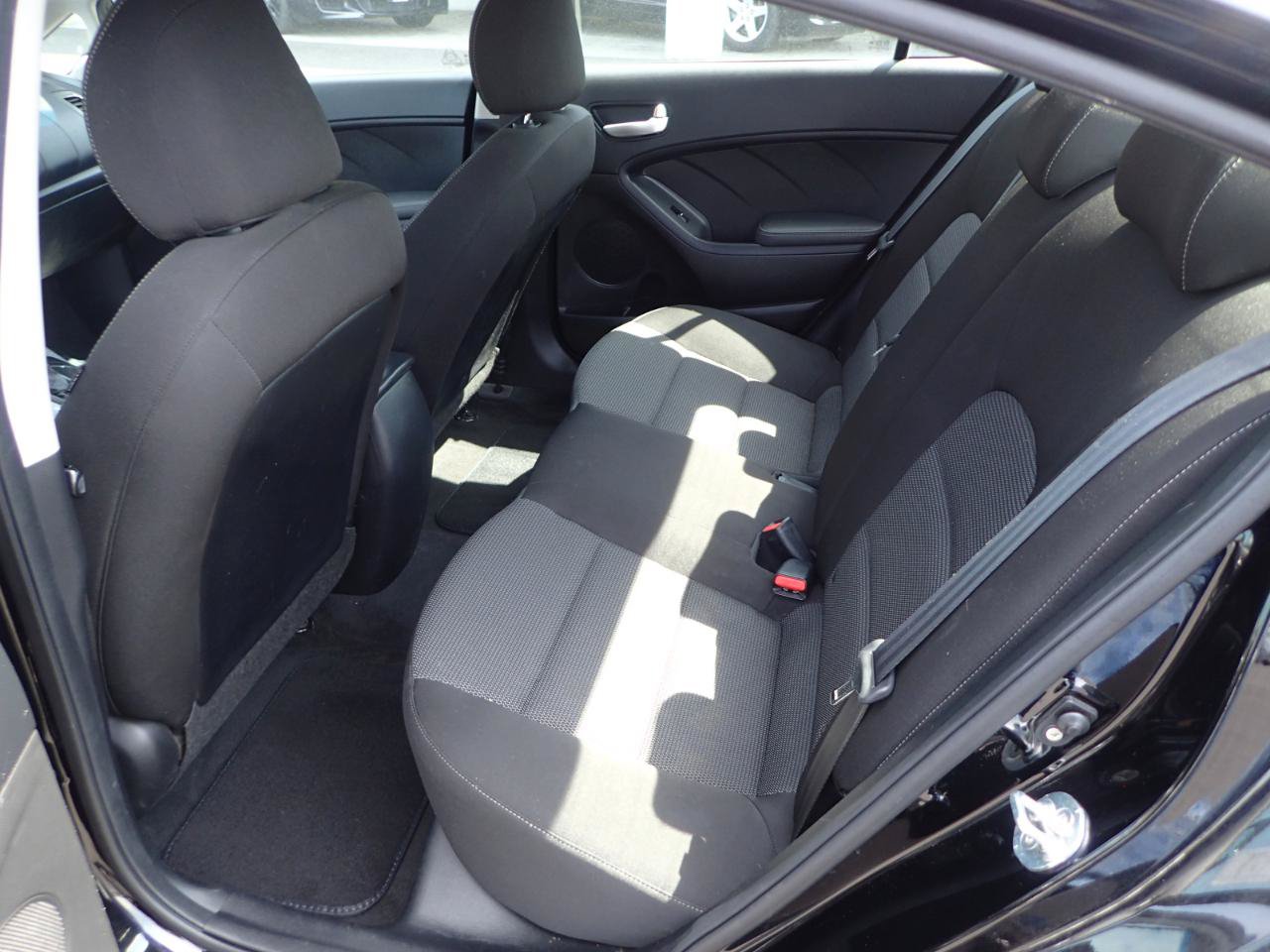 Used 2017 Kia Forte LX FWD image 10