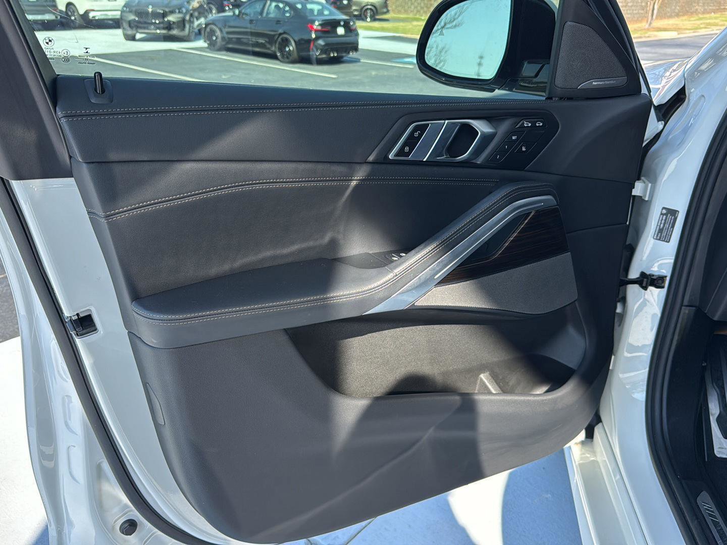 Certified 2024 BMW X6 xDrive40i w/ Premium Package image 14