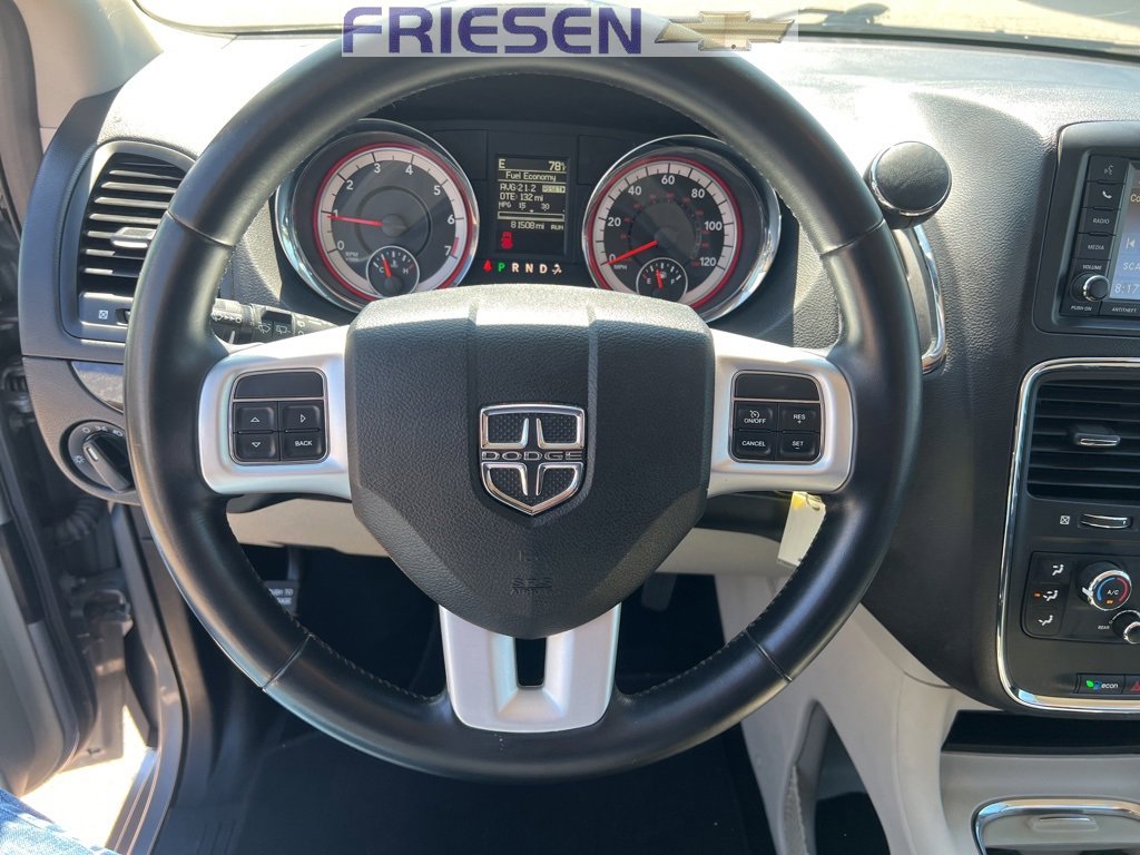 Used 2016 Dodge Grand Caravan SXT w/ Rear Park Assist Package image 17