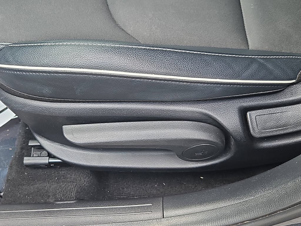 Used 2023 Kia Forte GT-Line w/ GT-Line Technology Package FWD image 17