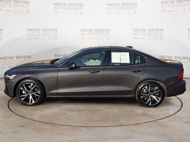 Used 2025 Volvo S60 B5 Plus FWD image 2