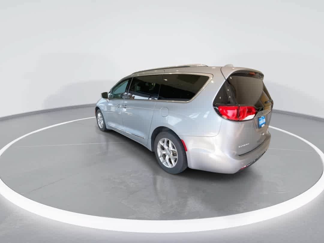 Used 2018 Chrysler Pacifica Limited FWD image 6