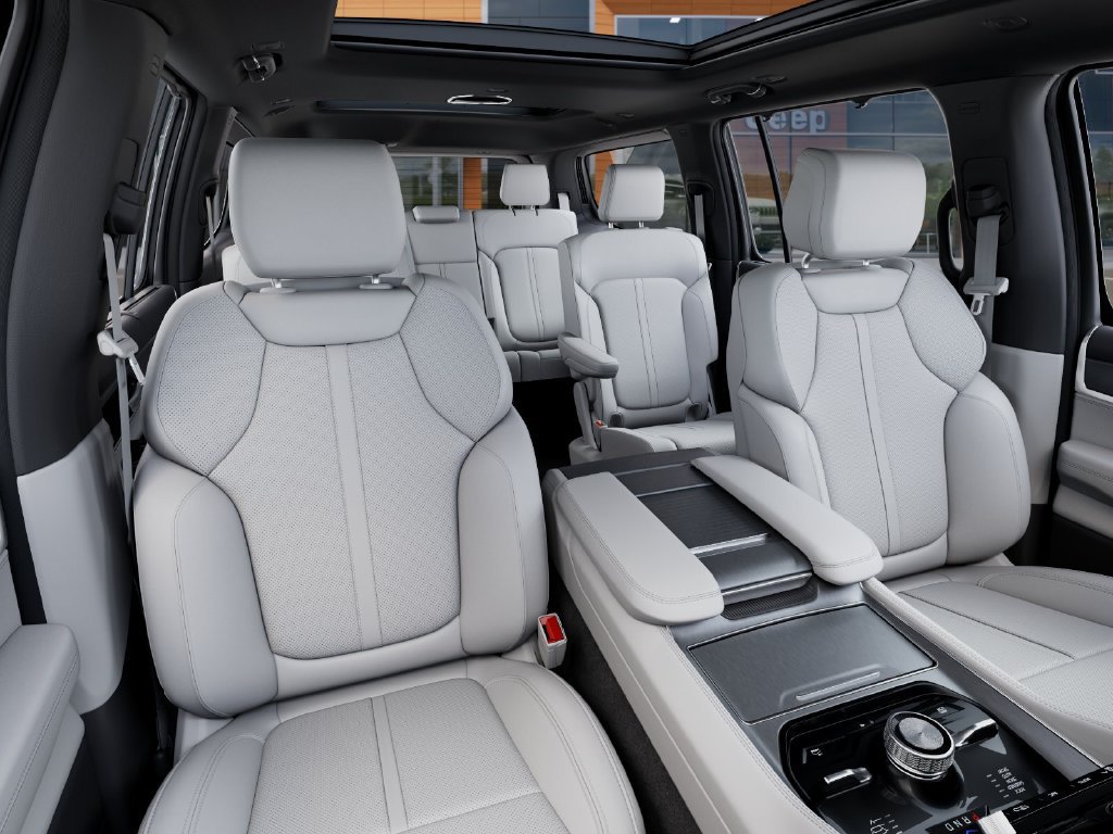 New 2026 Jeep Grand Wagoneer Limited AWD/4WD image 17