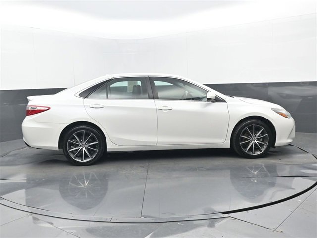 Used 2017 Toyota Camry XSE image 2
