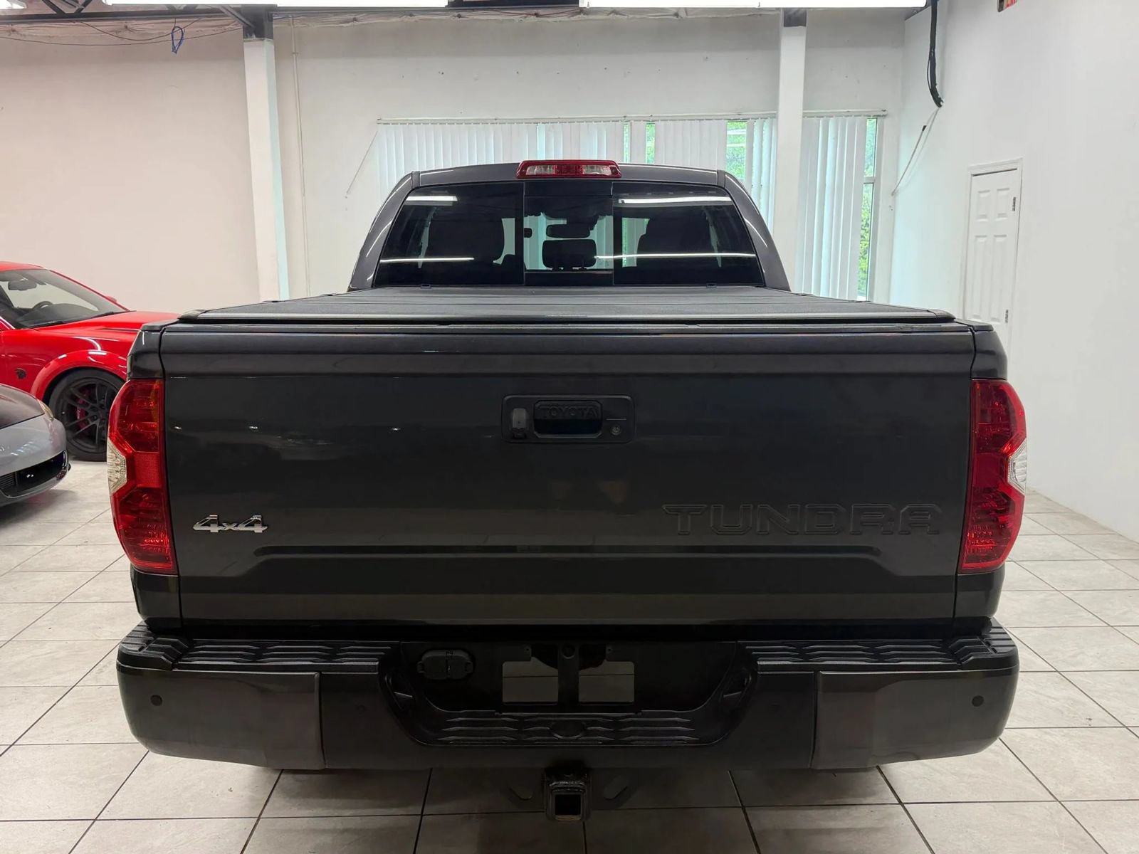 Used 2018 Toyota Tundra SR5 w/ SR5 Upgrade Package AWD/4WD image 8