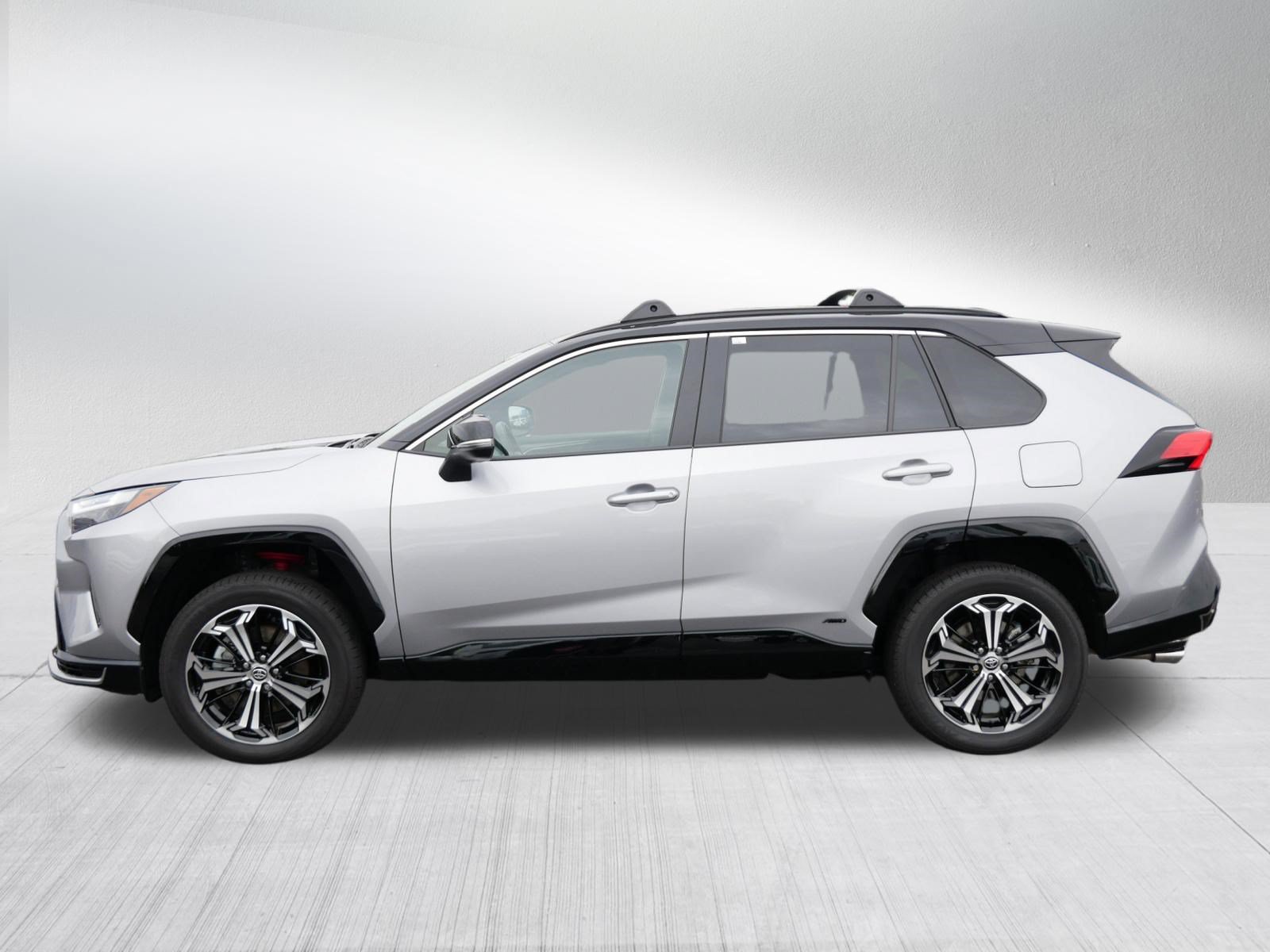 Certified 2025 Toyota RAV4 XSE w/ Weather Package AWD/4WD image 4