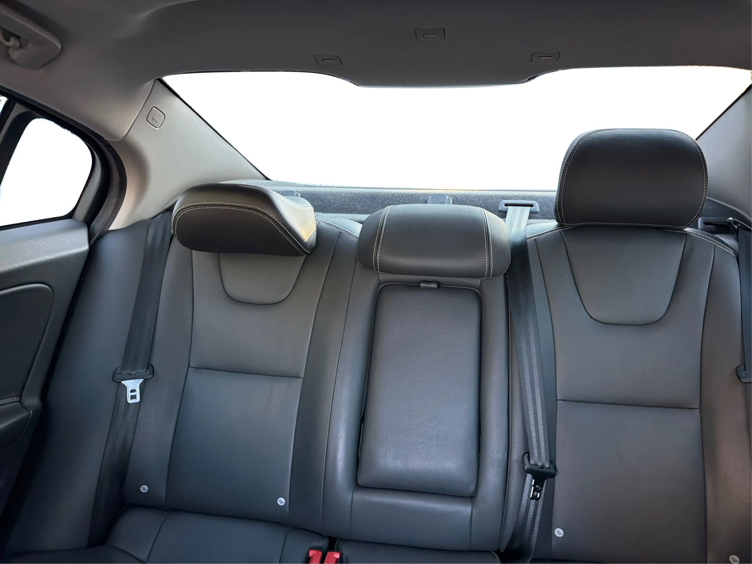 Used 2018 Volvo S60 T5 Dynamic w/ Vision Package AWD/4WD image 18