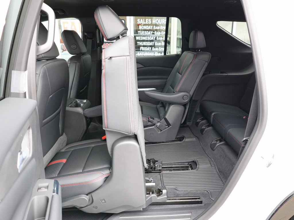 New 2026 Chevrolet Traverse RS image 28