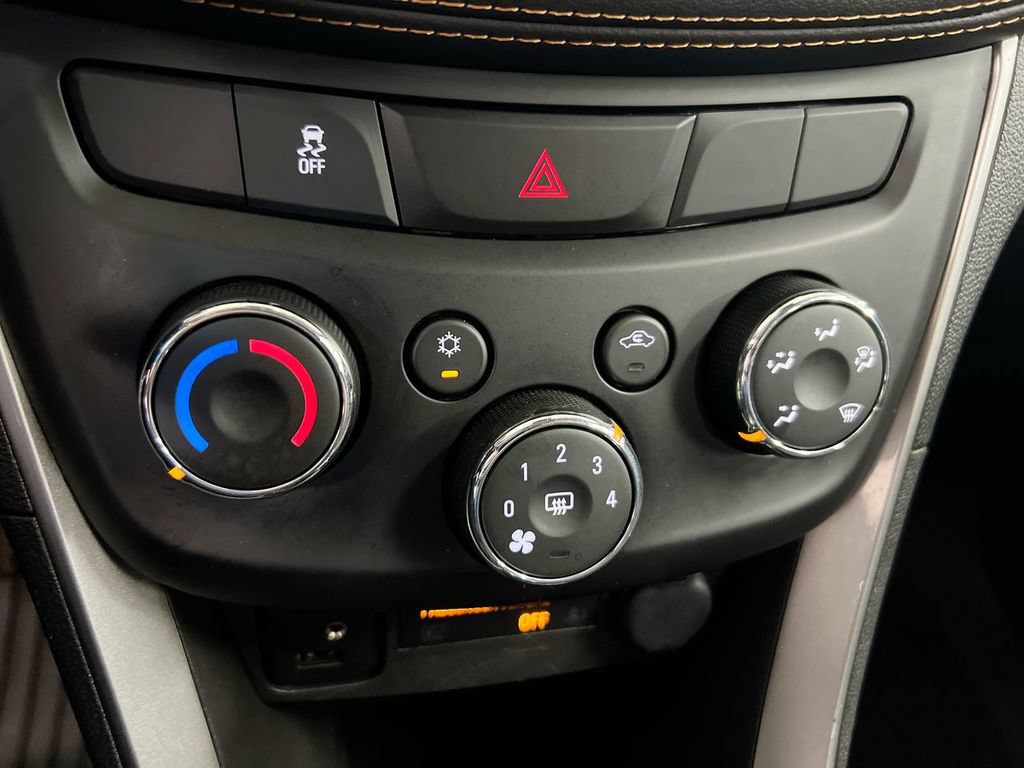 Used 2020 Chevrolet Trax LS AWD/4WD image 16