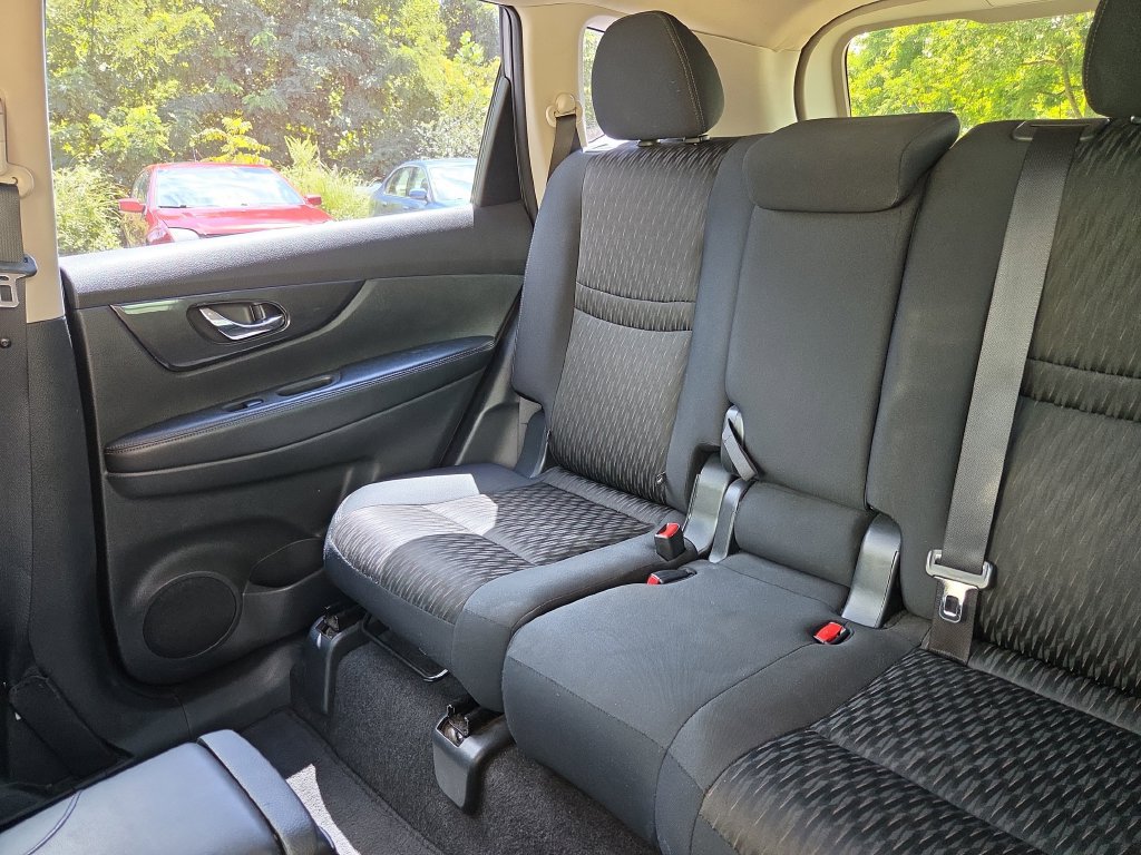 Used 2017 Nissan Rogue S FWD image 13