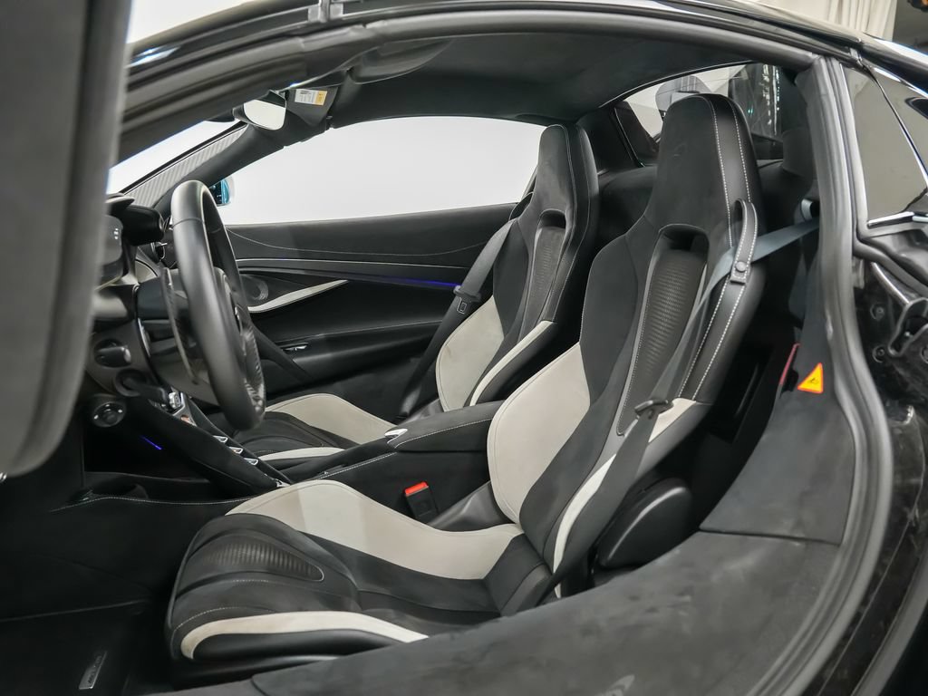 Used 2026 McLaren 750S Spider RWD image 5