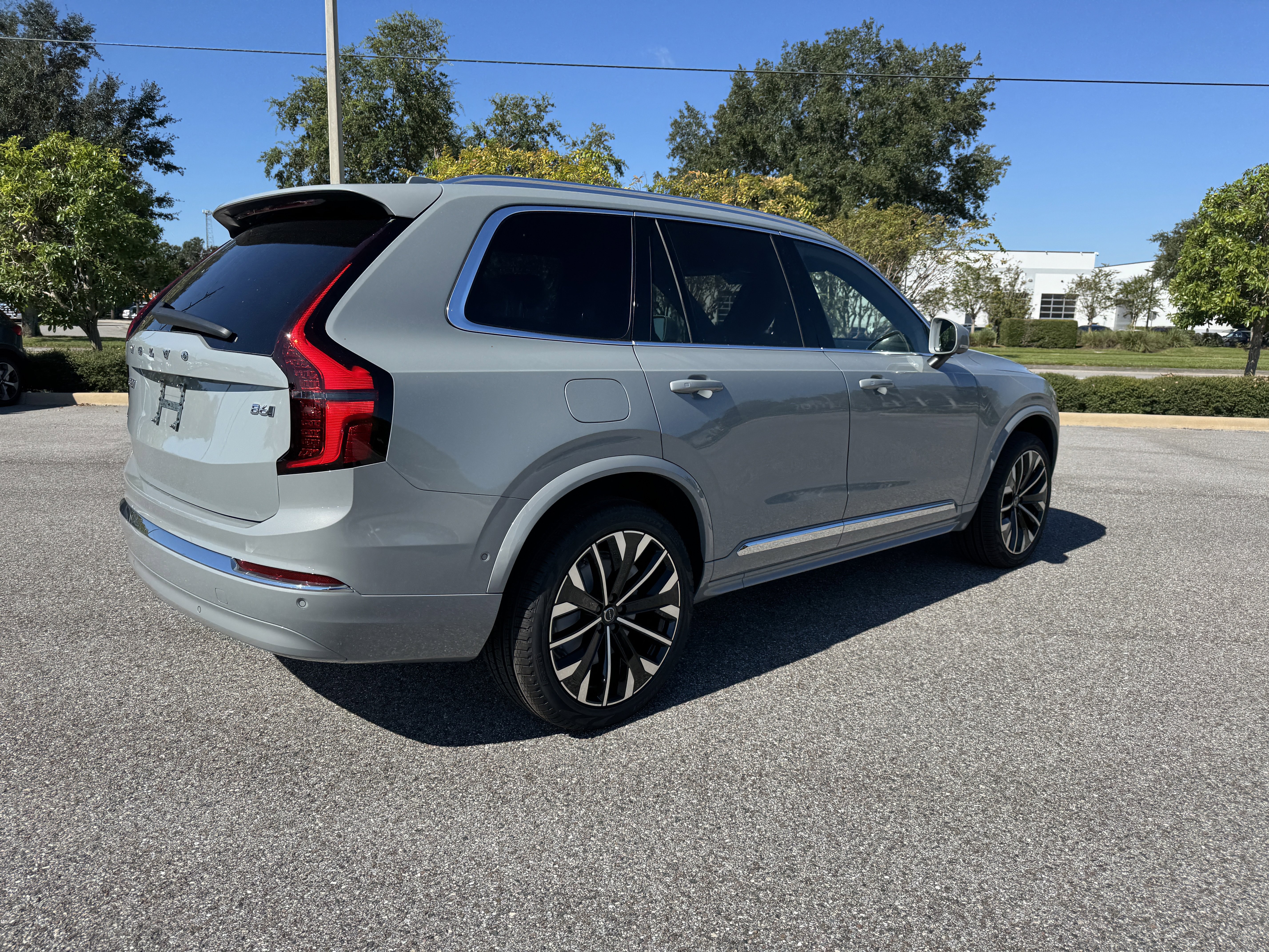 New 2026 Volvo XC90 B6 Plus w/ Protection Package image 3