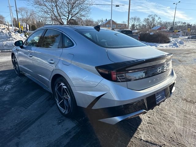 Certified 2024 Hyundai Sonata SEL w/ Convenience Package image 3
